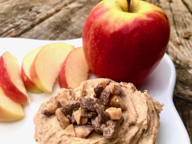 Toffee Apple Dip -- Apples never had it so good. Tangy cream cheese gets sweetened and jazzed up with spices and toffee bits to make an outstanding, drool-worthy dip. | thatwhichnourishes.com